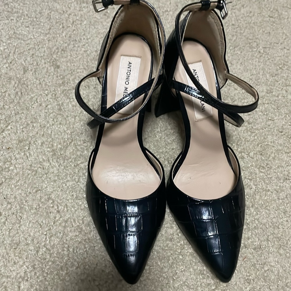 Worn Only Once. In Excellent Condition - image 1